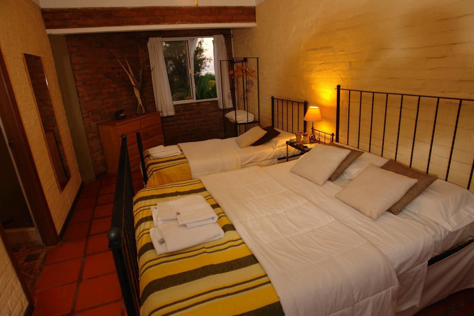 Posada Del Bosque Colonia del Sacramento Exterior photo